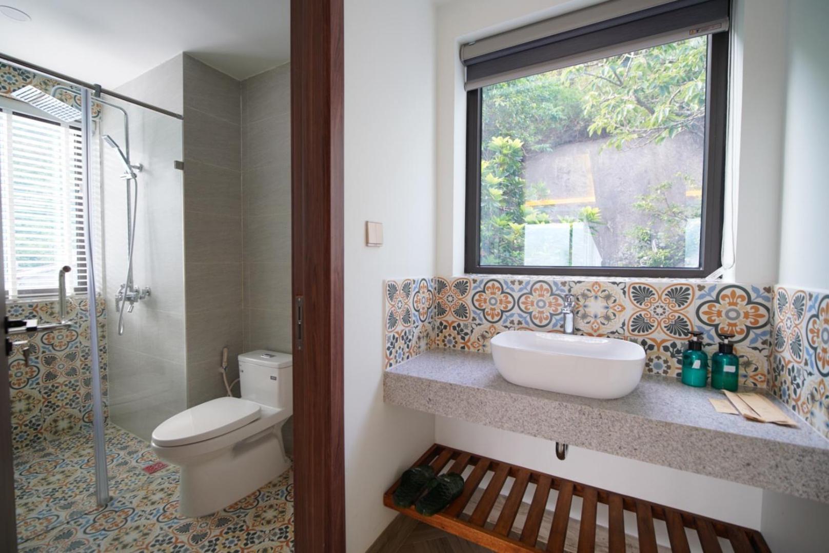 The Coral Homestay & Pub Tân Hiệ Екстериор снимка