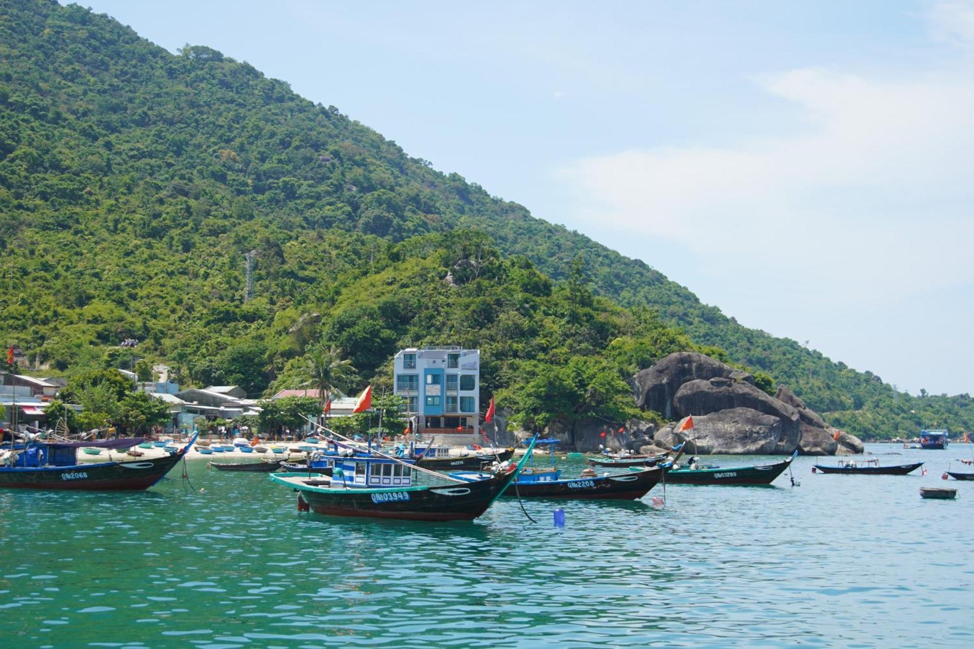 The Coral Homestay & Pub Tân Hiệ Екстериор снимка
